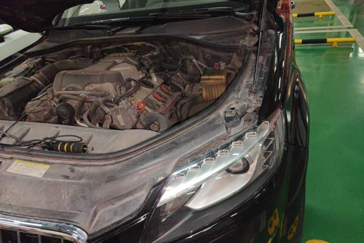 Used Audi Q7 2012 3.0 TFSI Comfort Model (200kW) Engine Bay Left