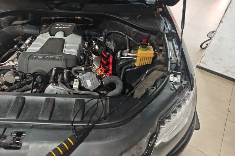 Used Audi Q7 2012 3.0 TFSI Technology (245kW) Engine Bay Left