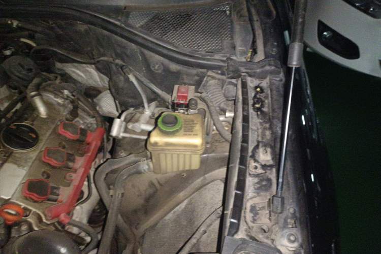 Used Audi Q7  Engine Bay Left