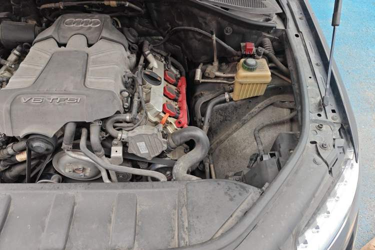 Used Audi Q7 2012 3.0 TFSI Comfort Model (200kW) Engine Bay Left