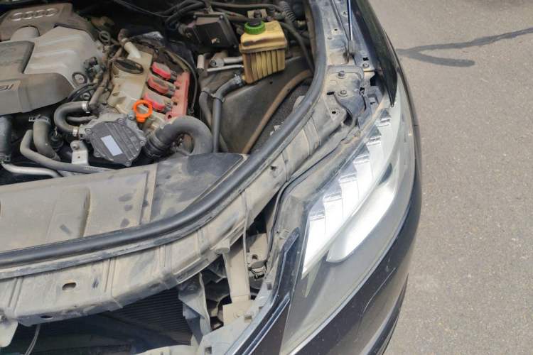Used Audi Q7 2012 3.0 TFSI Ambition (200kW) Engine Bay Left