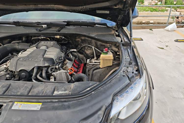Used Audi Q7 2012 3.0 TFSI Comfort Model (200kW) Engine Bay Left
