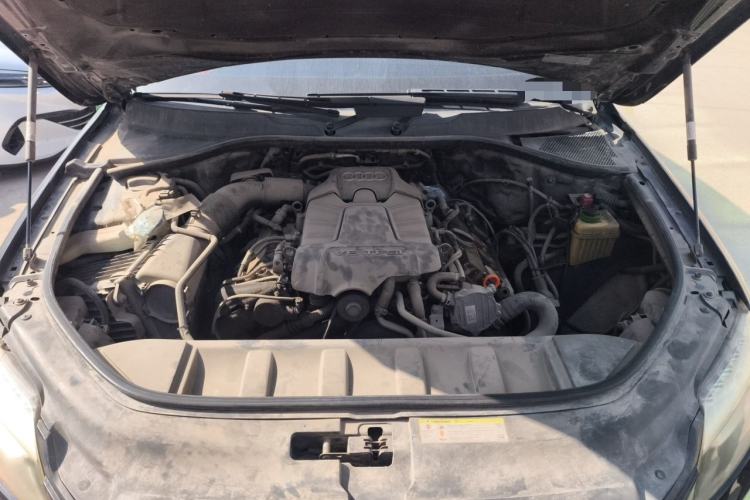 Used Audi Q7 2012 3.0 TFSI Technology (245kW) Engine Bay