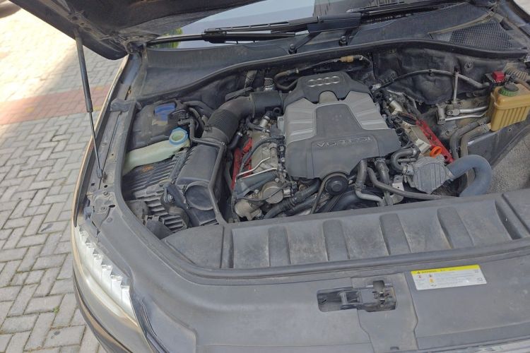 Used Audi Q7 2012 3.0 TFSI Ambition (200kW) Engine Bay Right