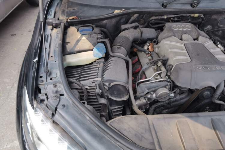 Used Audi Q7 2012 3.0 TFSI Technology Model (200kW) Engine Bay Right