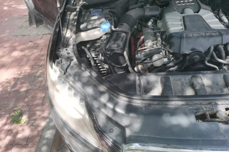 Used Audi Q7 2012 3.0 TFSI Ambition (200kW) Engine Bay Right