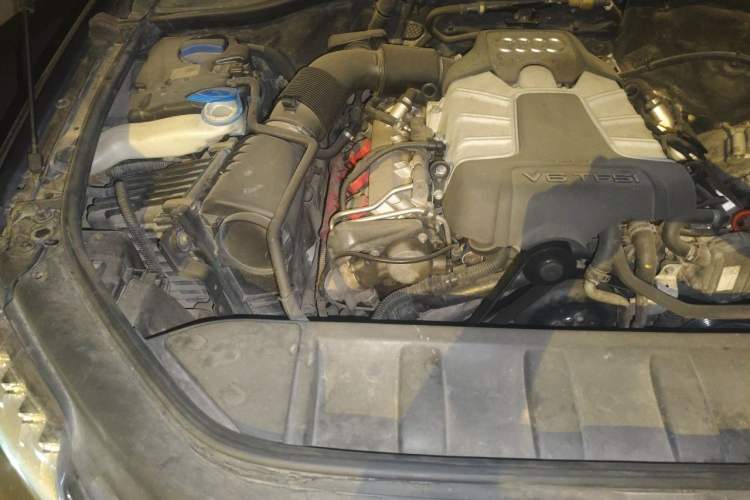 Used Audi Q7 2012 3.0 TFSI Technology Model (200kW) Engine Bay Right