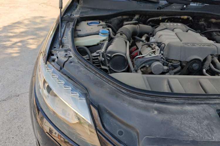 Used Audi Q7 2012 3.0 TFSI Ambition (200kW) Engine Bay Right