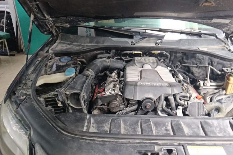 Used Audi Q7 2012 3.0 TFSI Technology Model (200kW) Engine Bay Right