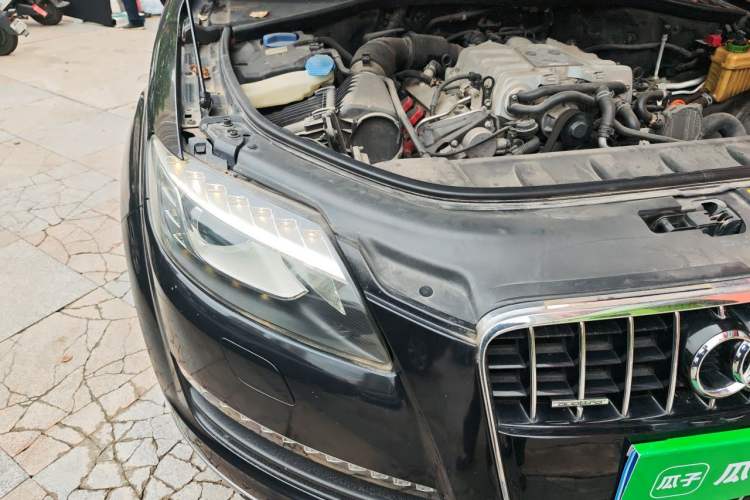 Used Audi Q7 2012 3.0 TFSI Ambition (200kW) Engine Bay Right