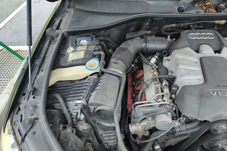 Used Audi Q7 2012 3.0 TFSI Ambition (200kW) Engine Bay Right