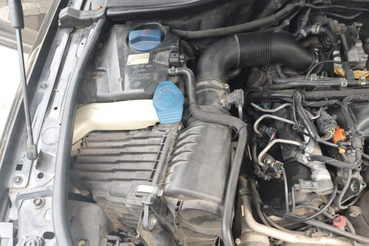 Used Audi Q7 2012 3.0 TDI Leading Model Engine Bay Right