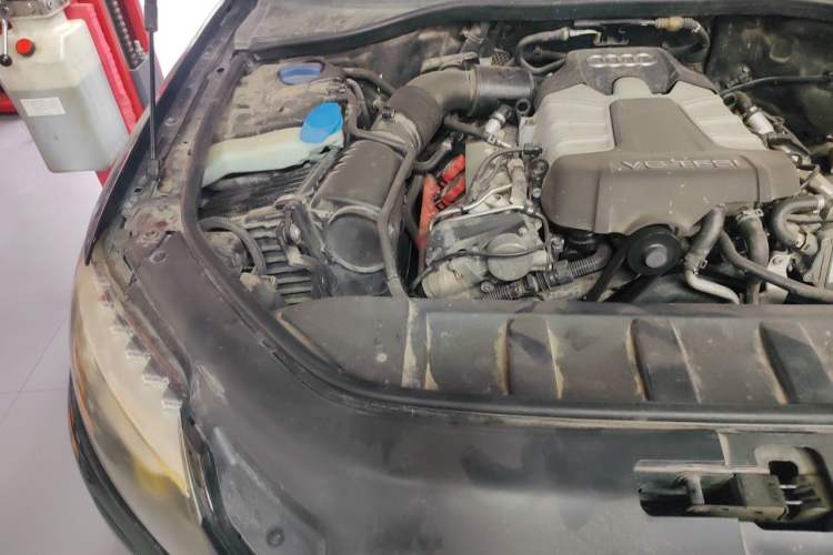 Used Audi Q7 2012 3.0 TFSI Ambition (200kW) Engine Bay Right