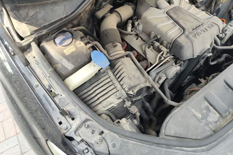 Used Audi Q7 2012 3.0 TFSI Comfort Model (200kW) Engine Bay Right