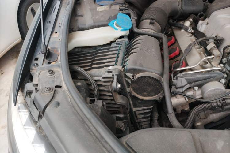 Used Audi Q7 2012 3.0 TFSI Ambition (200kW) Engine Bay Right