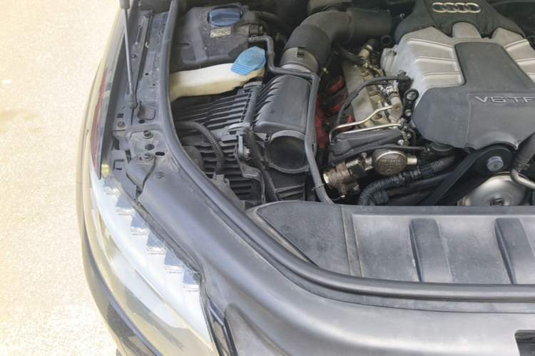 Used Audi Q7 2012 3.0 TFSI Ambition (200kW) Engine Bay Right