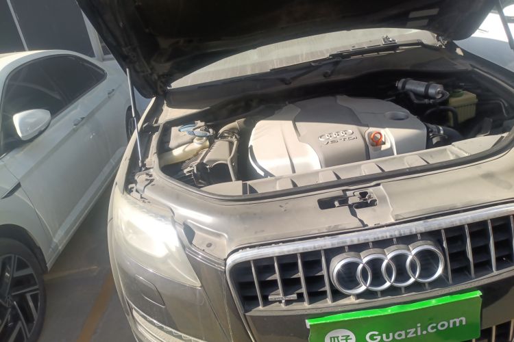 Used Audi Q7 2012 3.0 TDI Leading Model Engine Bay Right