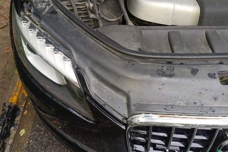 Used Audi Q7 2012 3.0 TDI Leading Model Engine Bay Right