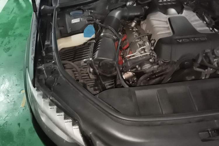 Used Audi Q7 2012 3.0 TFSI Comfort Model (200kW) Engine Bay Right