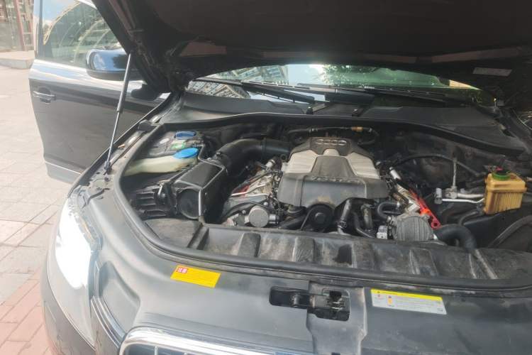 Used Audi Q7  Engine Bay Right