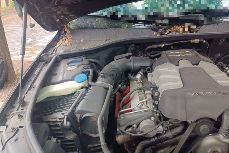 Used Audi Q7 2012 3.0 TFSI Ambition (200kW) Engine Bay Right