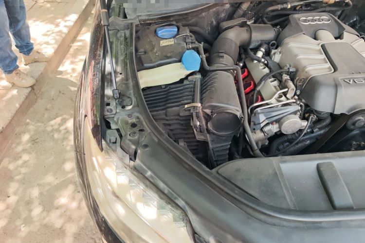 Used Audi Q7 2012 3.0 TFSI Ambition (200kW) Engine Bay Right