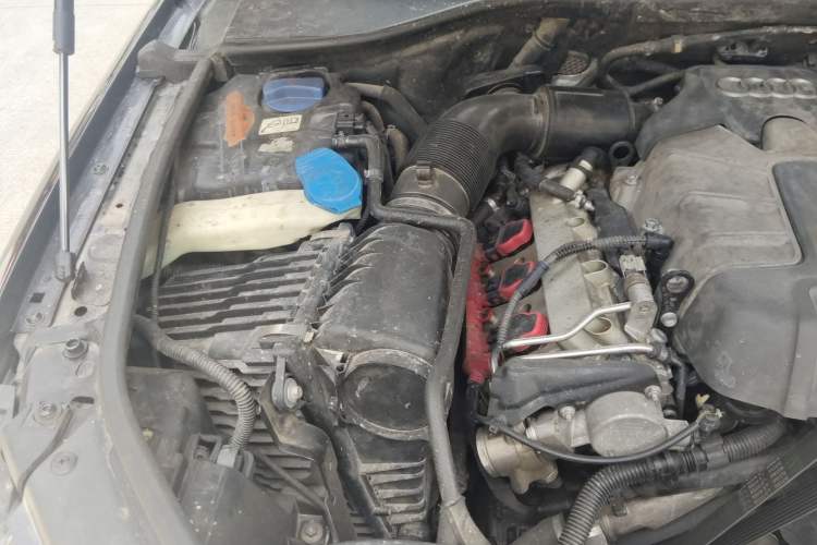 Used Audi Q7 2012 3.0 TFSI quattro (200kW) Advanced trim Engine Bay Right