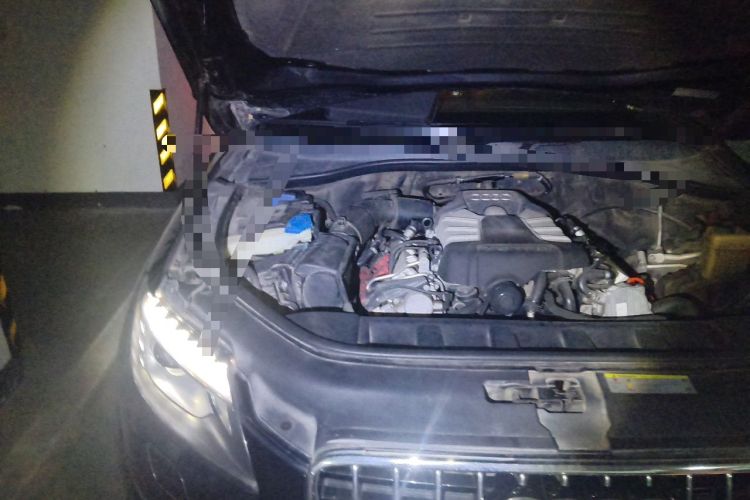 Used Audi Q7 2012 3.0 TFSI Technology Model (200kW) Engine Bay Right