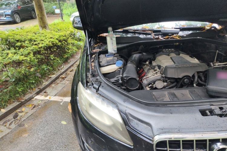 Used Audi Q7 2012 3.0 TFSI Technology Model (200kW) Engine Bay Right