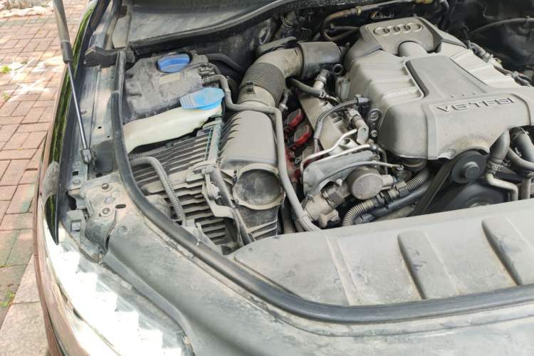 Used Audi Q7 2012 3.0 TFSI Ambition (200kW) Engine Bay Right