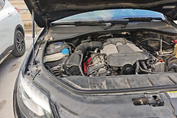 Used Audi Q7 2012 3.0 TFSI Comfort Model (200kW) Engine Bay Right