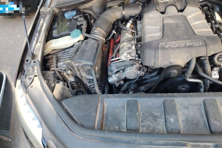 Used Audi Q7 2012 3.0 TFSI Ambition (200kW) Engine Bay Right