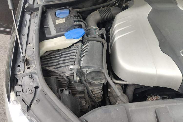 Used Audi Q7 2012 3.0 TDI Leading Model Engine Bay Right