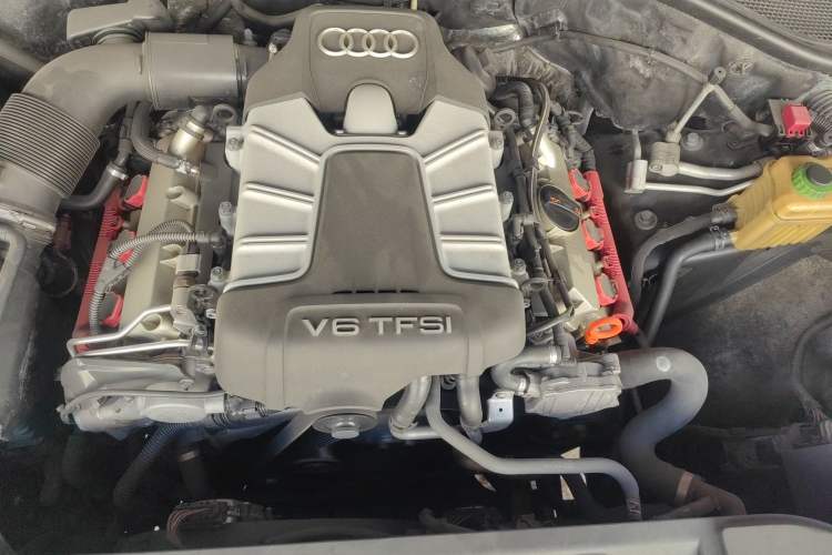 Used Audi Q7 2012 3.0 TFSI Technology Model (200kW) Engine Bay