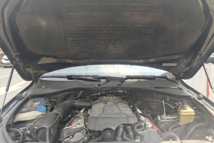Used Audi Q7 2012 3.0 TFSI quattro (200kW) Advanced trim Engine Bay