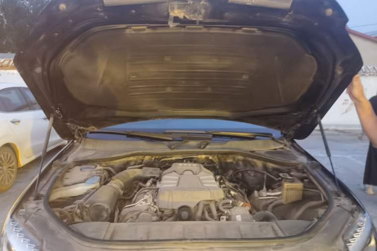 Used Audi Q7 2012 3.0 TFSI Comfort Model (200kW) Engine Bay