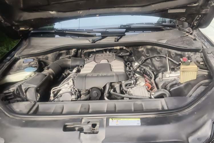 Used Audi Q7 2012 3.0 TFSI Comfort Model (200kW) Engine Bay