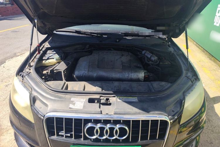 Used Audi Q7 2012 3.0 TDI Leading Model Engine Bay
