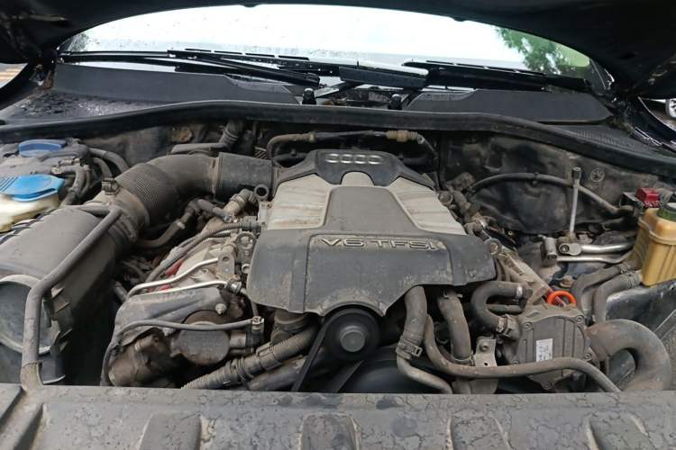 Used Audi Q7 2012 3.0 TFSI Comfort Model (200kW) Engine Bay