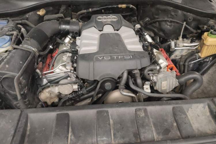 Used Audi Q7 2012 3.0 TFSI Comfort Model (200kW) Engine Bay