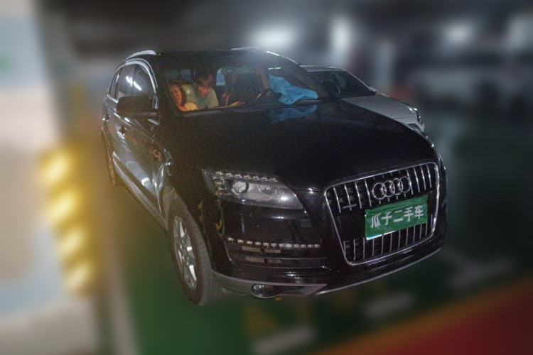 Used Audi Q7  Front Right 45 Deg