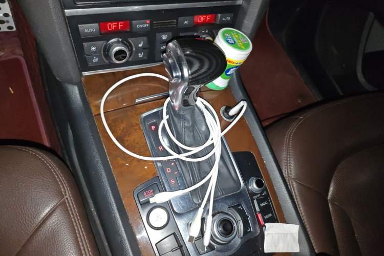 Used Audi Q7 2012 3.0 TFSI Ambition (200kW) Gear Lever