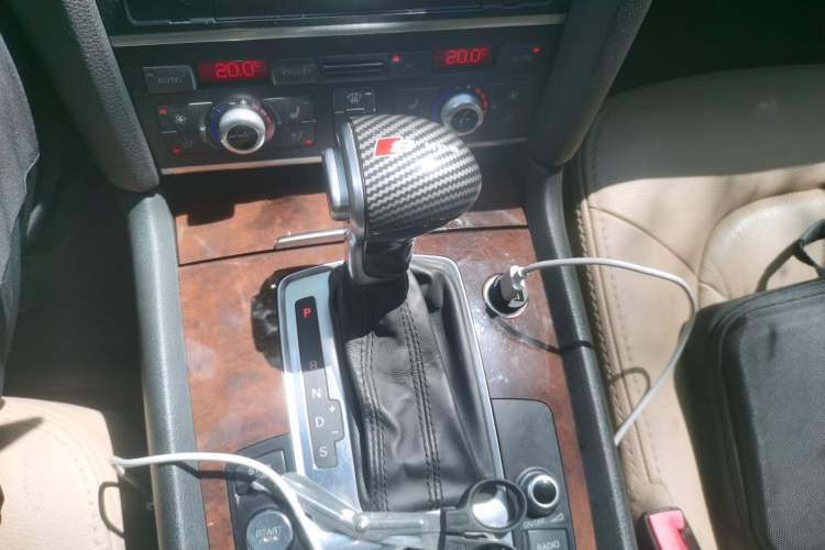 Used Audi Q7 2012 3.0 TFSI Ambition (200kW) Gear Lever