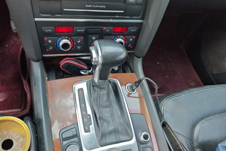 Used Audi Q7 2012 3.0 TFSI Ambition (200kW) Gear Lever