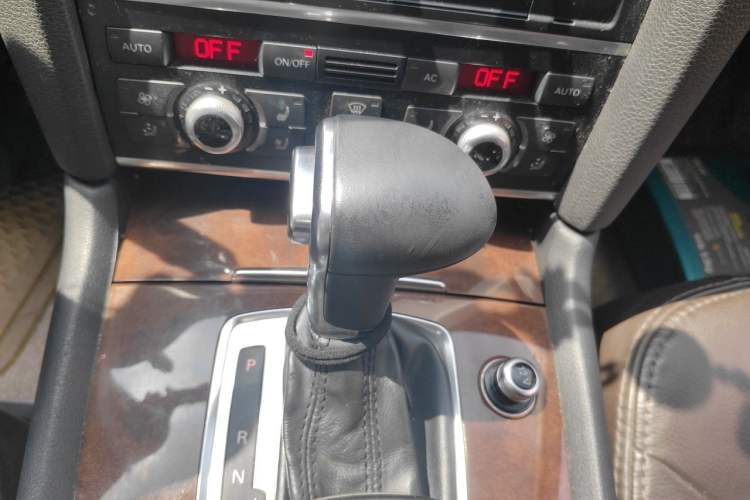 Used Audi Q7 2012 3.0 TFSI Ambition (200kW) Gear Lever