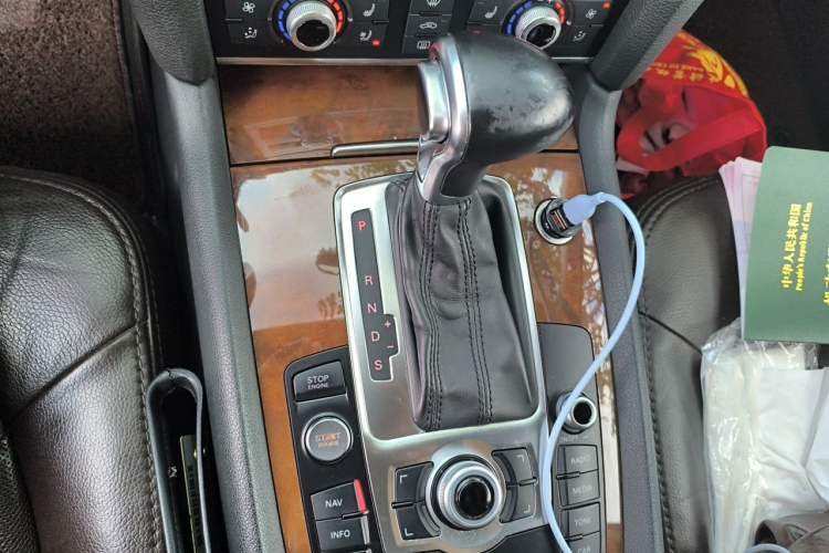 Used Audi Q7 2012 3.0 TFSI Ambition (200kW) Gear Lever