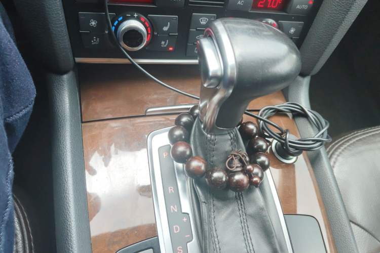 Used Audi Q7 2012 3.0 TDI Leading Model Gear Lever