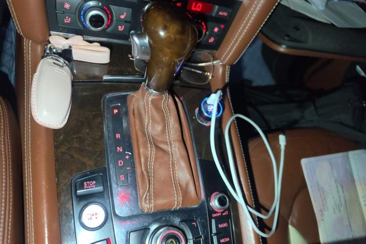 Used Audi Q7 2012 3.0 TFSI Comfort Model (200kW) Gear Lever