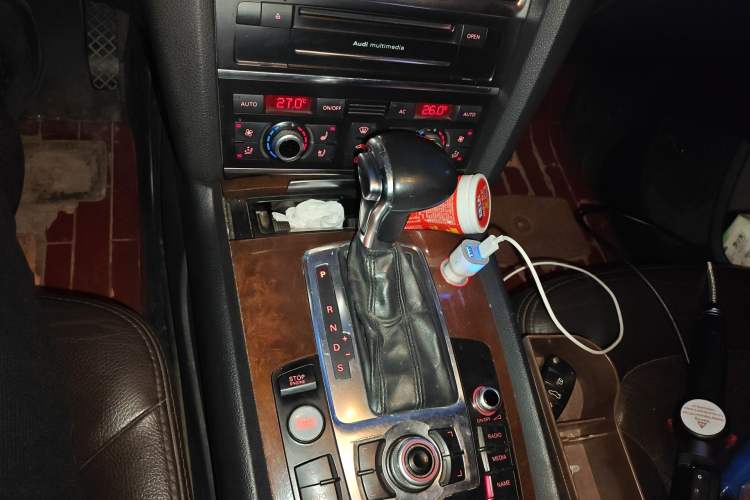 Used Audi Q7 2012 3.0 TFSI Technology Model (200kW) Gear Lever