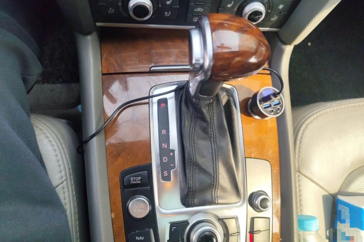 Used Audi Q7 2012 3.0 TFSI Comfort Model (200kW) Gear Lever